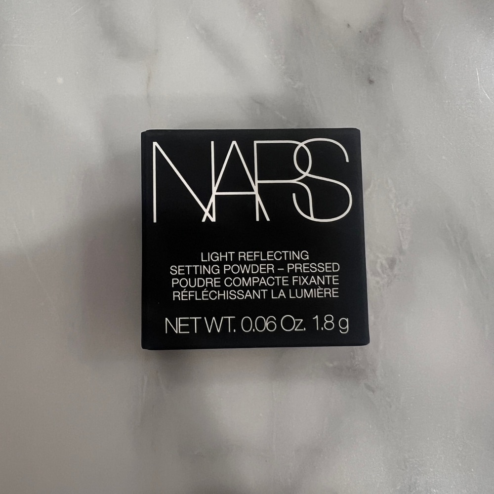 Brand NEW NARS light reflecting setting pressed powder - mini size (1.8g)